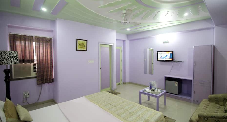 TG Rooms Airport Zone 3, New Delhi 4